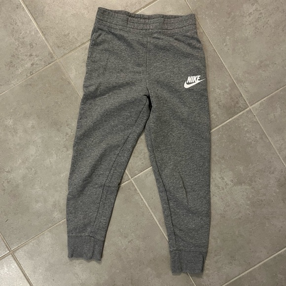 Nike Other - Girls Nike Kids Charcoal Gray Sweatpants. Size medium